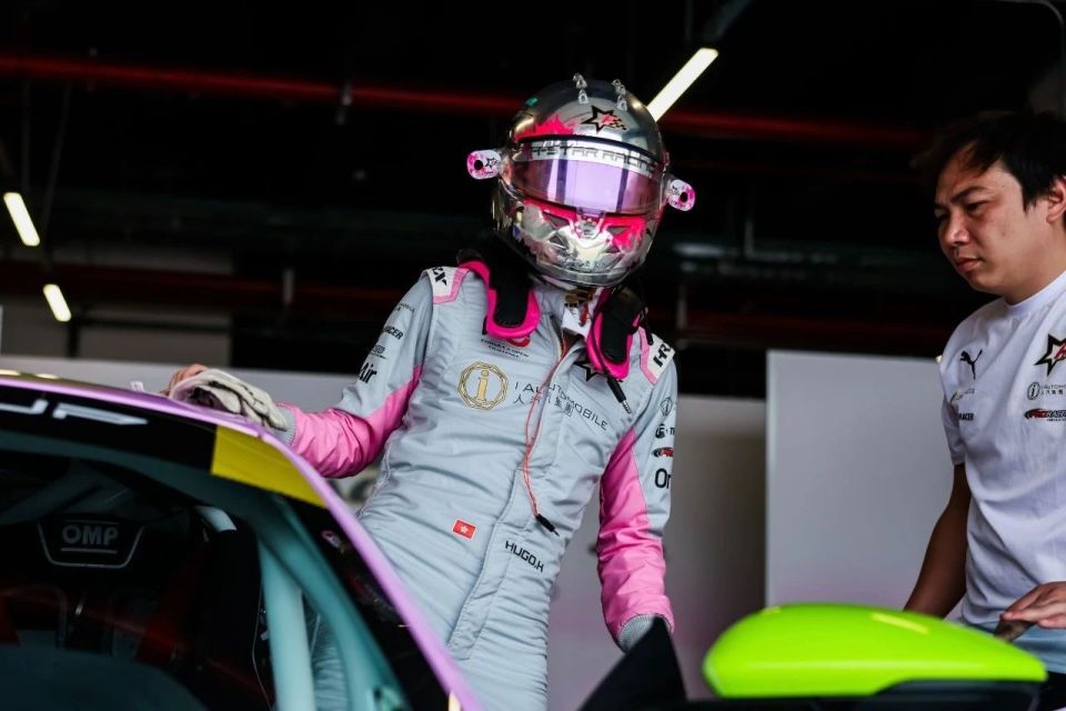 gcIYQ, 何润文 gcIYQ, 何润文