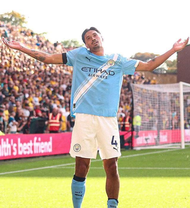 曼城新赛季, 让球迷忘掉, 接左脚射门