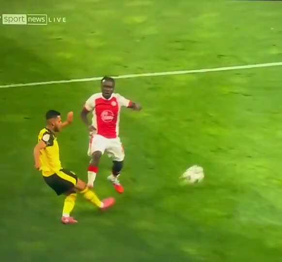 奥乌苏在对, 员扬, 他的腿没有