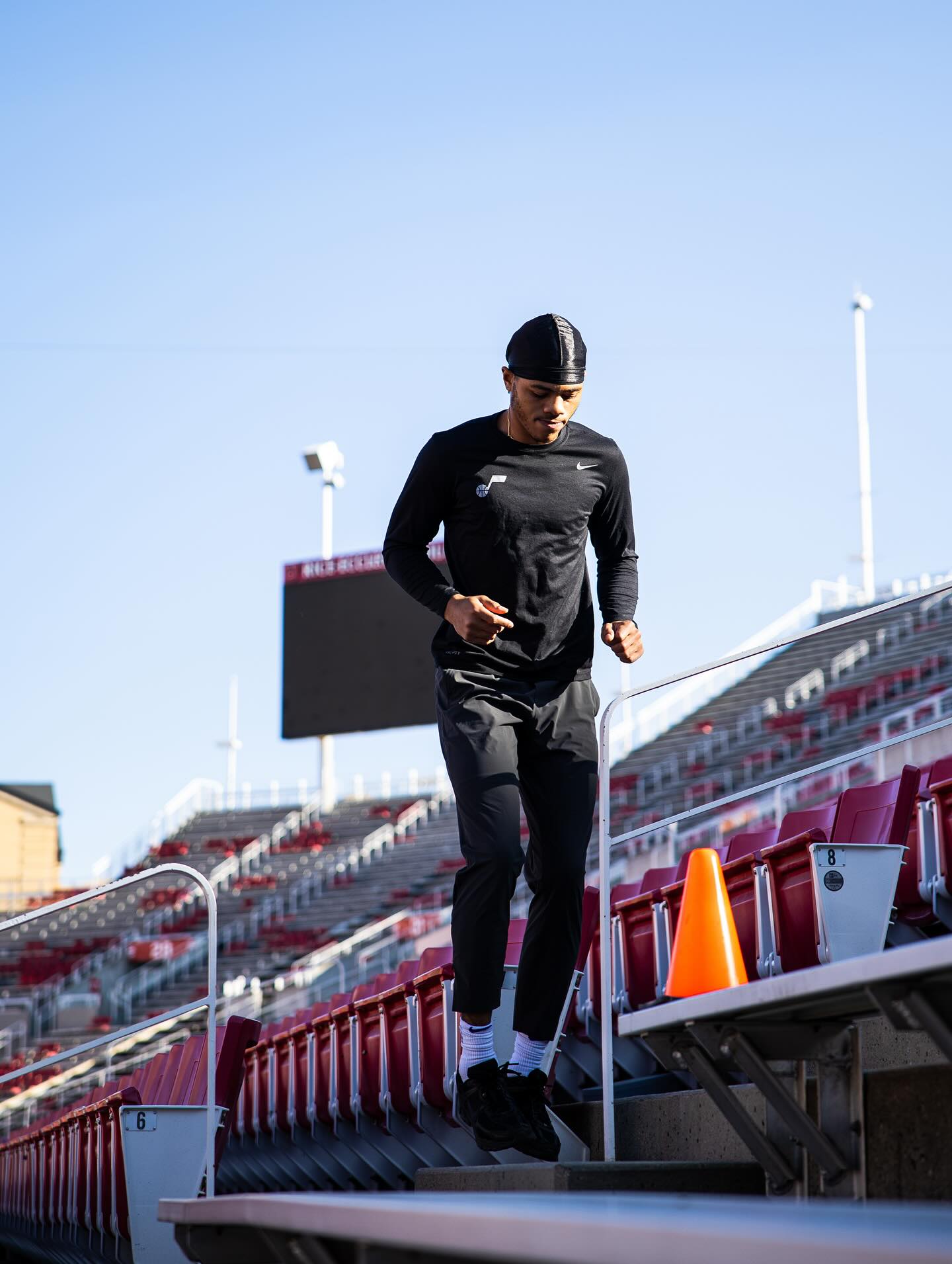 爵士官方发, 乔治等人入